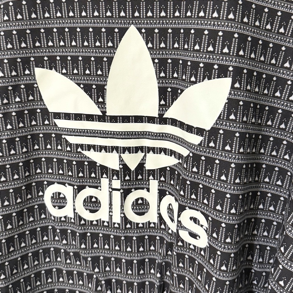 Adidas Originals Womens Cropped Sweatshirt Black White Trefoil Heart Pattern M - Picture 3 of 5